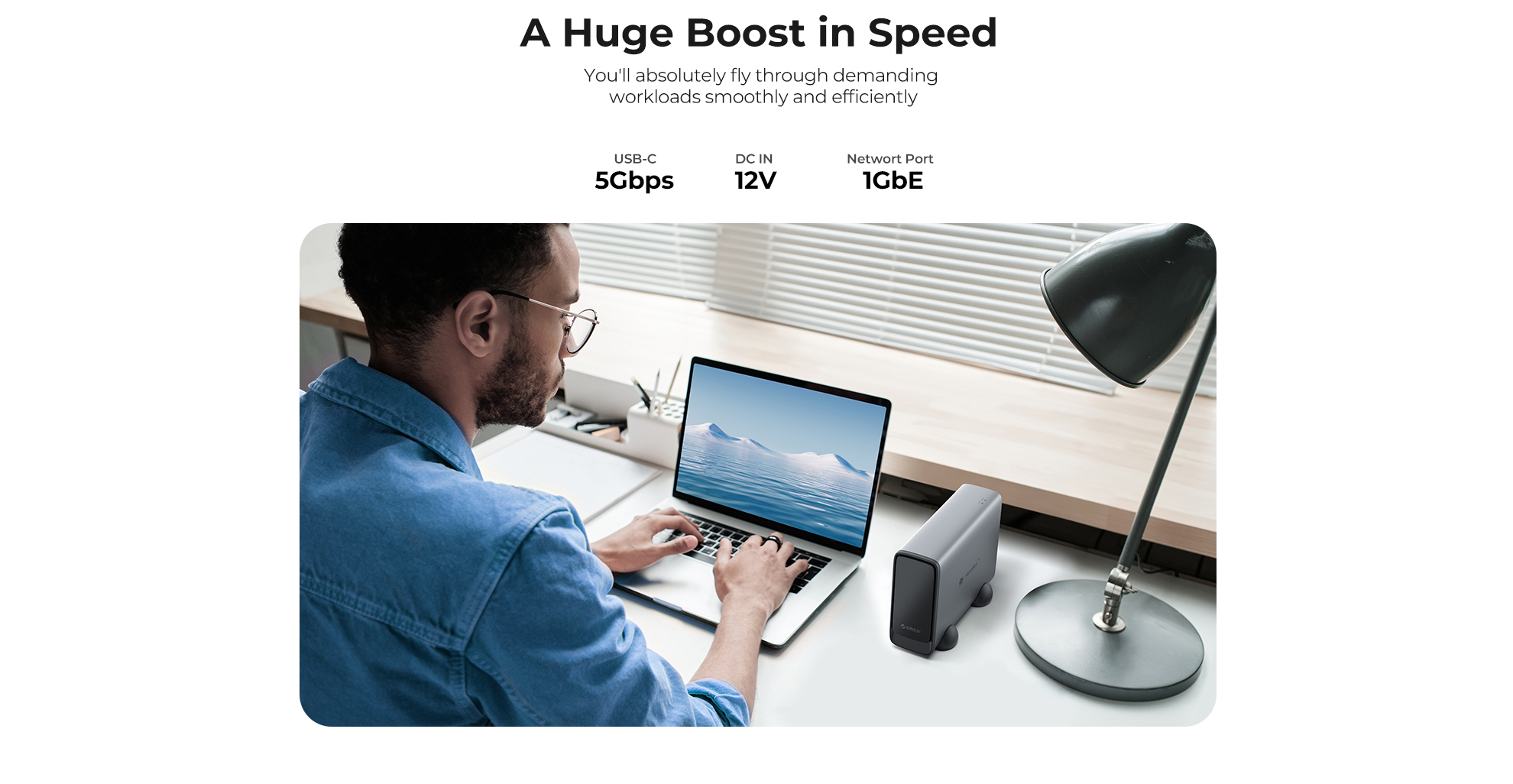 CD3520 sobre mesa de home office ao lado de notebook, em uso real